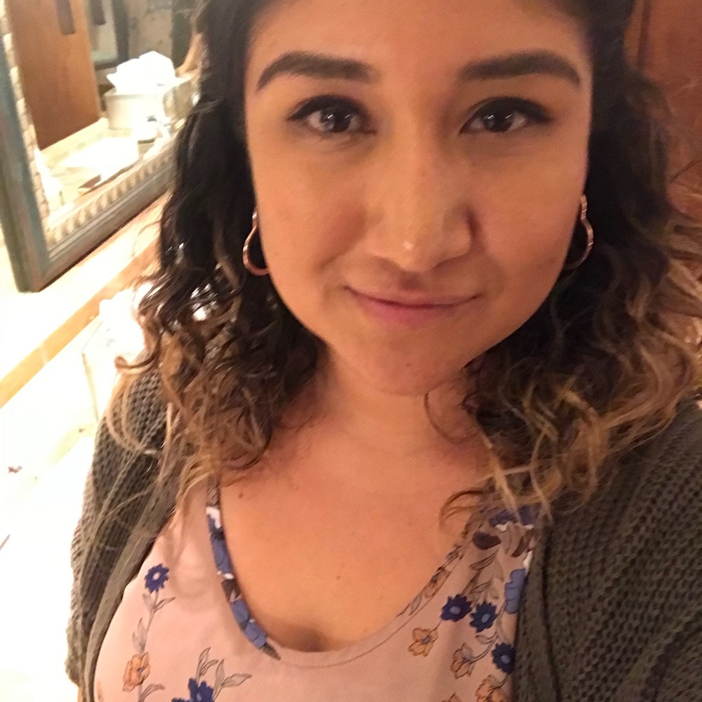Meet your Posher, Leonela